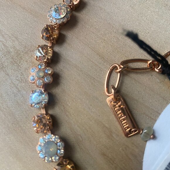 Mariana Flower Crystal Rose Gold Plated Champagne Blush Statement Necklace NWT - Picture 10 of 11